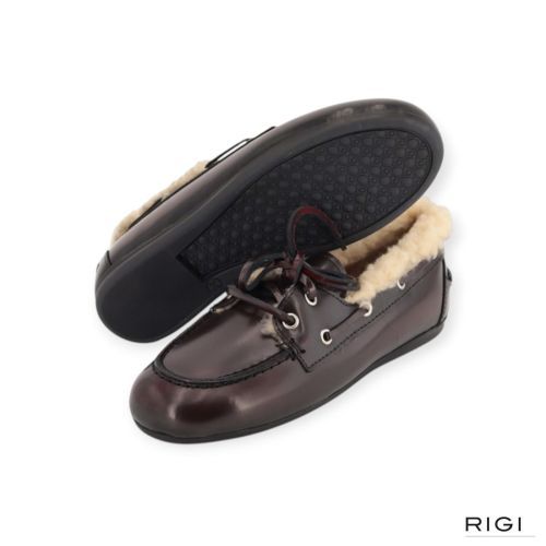 Posa Boat loafer Fur mocassin in burgundy, bordeaux leer voor dames. Posa Boat loafer Fur mocassin in burgundy, bordeaux leer voor dames.