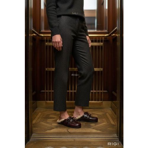 Posa Boat loafer Mule Fur slipper, muil in burgundy, bordeaux leer voor dames. Posa Boat loafer Mule Fur slipper, muil in burgundy, bordeaux leer voor dames.
