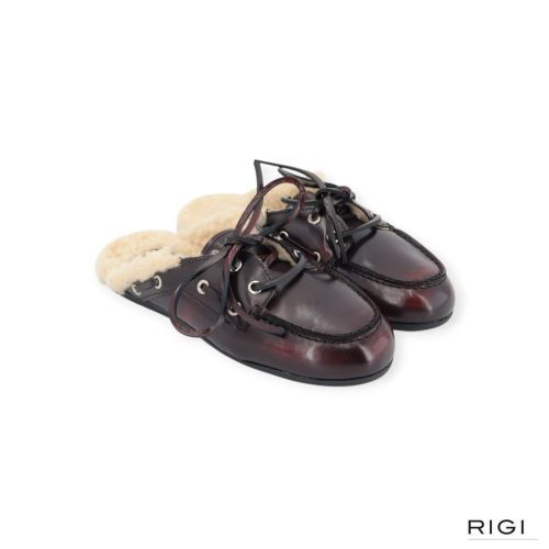 Posa Boat loafer Mule Fur slipper, muil in burgundy, bordeaux leer voor dames. Posa Boat loafer Mule Fur slipper, muil in burgundy, bordeaux leer voor dames.