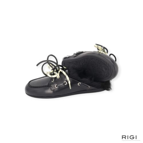 Posa boat loafer mule hairy fur dames slipper in zwart leer.