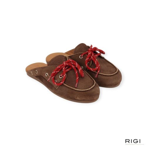 Posa Boatloafer muil, slipper in bruin suède voor dames. 