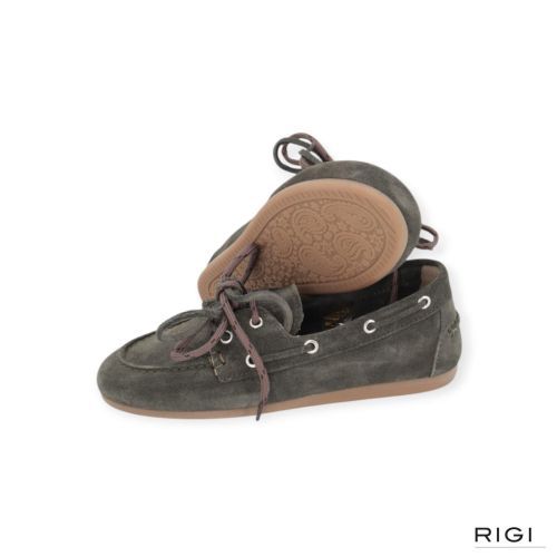 Posa Boat loafer suède in kaki suède voor dames. Posa Boat loafer suède in kaki suède voor dames.