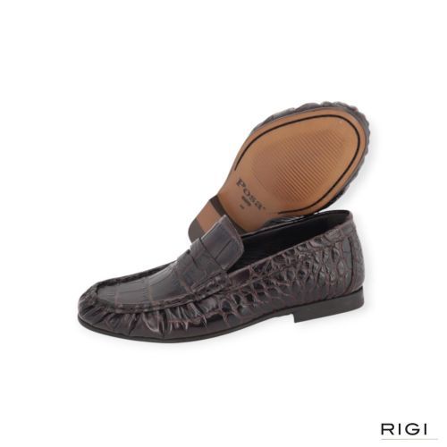 Posa penny loafer wrinkle croco PW43 in bordeaux crocco leer voor dames. Posa penny loafer wrinkle croco PW43 in bordeaux crocco leer voor dames.