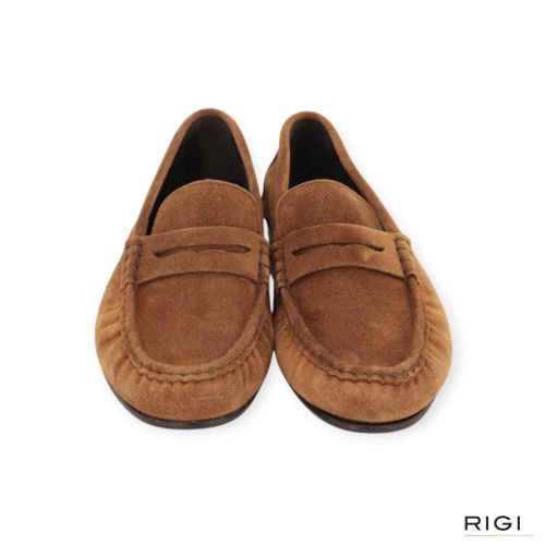 Posa Penny Loafer Wrinkle mocassin in cognac suède voor dames. 