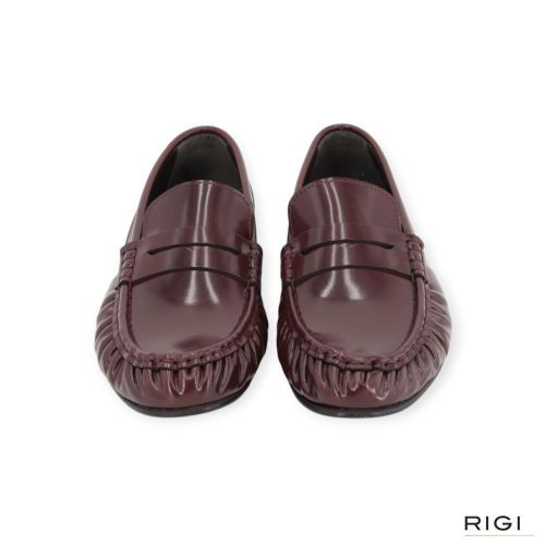 Posa loafer wrinkle mocassin in bordeaux lakleer voor dames. Posa loafer wrinkle mocassin in bordeaux lakleer voor dames.