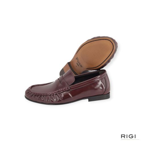 Posa loafer wrinkle mocassin in bordeaux lakleer voor dames. Posa loafer wrinkle mocassin in bordeaux lakleer voor dames.