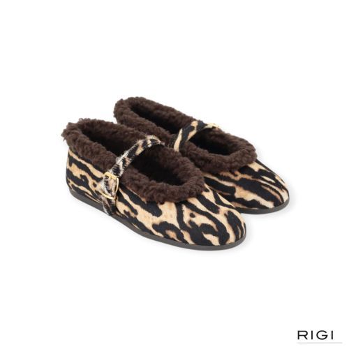 Posa St Mortiz Ballet flats Animal dames ballerina in zebra pony print.