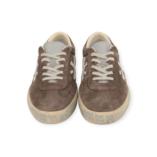 Premiata David var 8094 heren sneaker in het bruin suede. Premiata David var 8094 heren sneaker in het bruin suede.