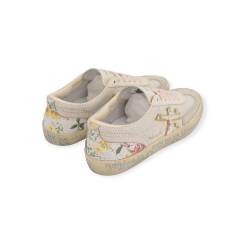 Premiata Davidd var 8103 dames sneaker in het off wit stof en suede. Premiata Davidd var 8103 dames sneaker in het off wit stof en suede.