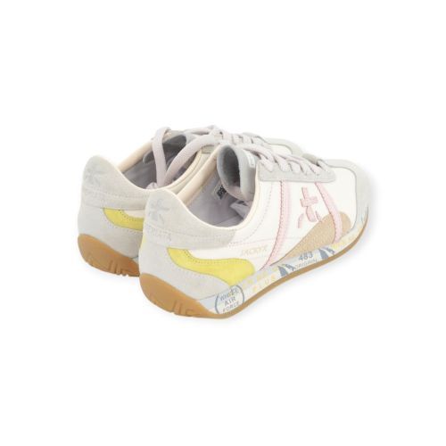 Premiata JackyX sneaker in offwit leer met zand suède en roze voor dames. Premiata JackyX sneaker in offwit leer met zand suède en roze voor dames.