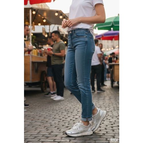 Premiata Lauryn dames sneaker in beige met zilver mesh.