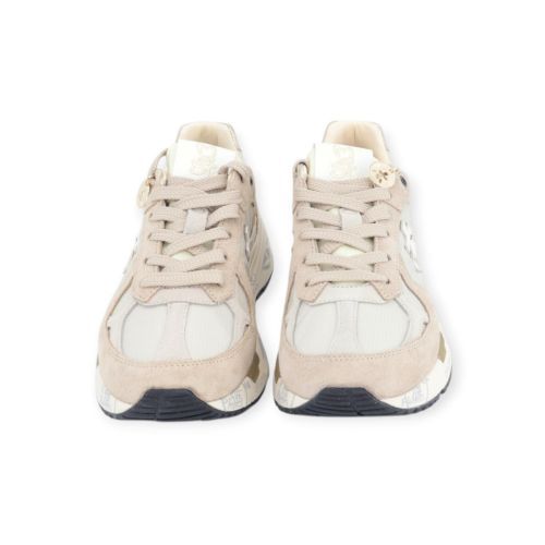 Premiata Mased sneaker in offwit leer met zand suède voor dames.