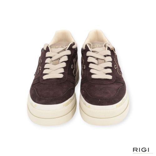 Premiata Micol 7894 sneaker voor dames in bruin suède. Premiata Micol 7894 sneaker voor dames in bruin suède.