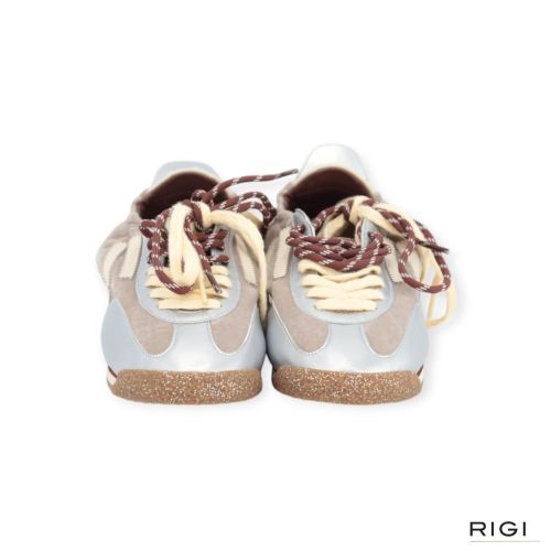 Puraai 6.02 Panther Radio sneaker in zilver met grijs velvet voor dames. Puraai 6.02 Panther Radio sneaker in zilver met grijs velvet voor dames.