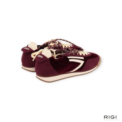 Puraai 6.02 Panther Wine sneaker in bordeaux met velvet voor dames. Puraai 6.02 Panther Wine sneaker in bordeaux met velvet voor dames.
