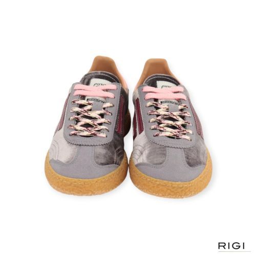 Puraai 6.01XS sneaker ASH voor dames in grijs suède met velvet. Puraai 6.01XS sneaker ASH voor dames in grijs suède met velvet.