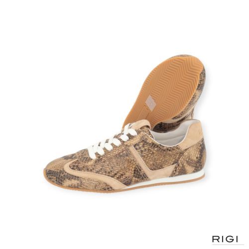 Polo Ralph Lauren sneaker Dani Low Snake in bruine - beige python suède voor dames. Polo Ralph Lauren sneaker Dani Low Snake in bruine - beige python suède voor dames.