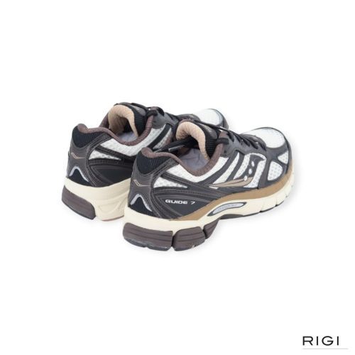 Saucony Progrid Guide 7 in bruin met wit leer voor dames. Saucony Progrid Guide 7 in bruin met wit leer voor dames.