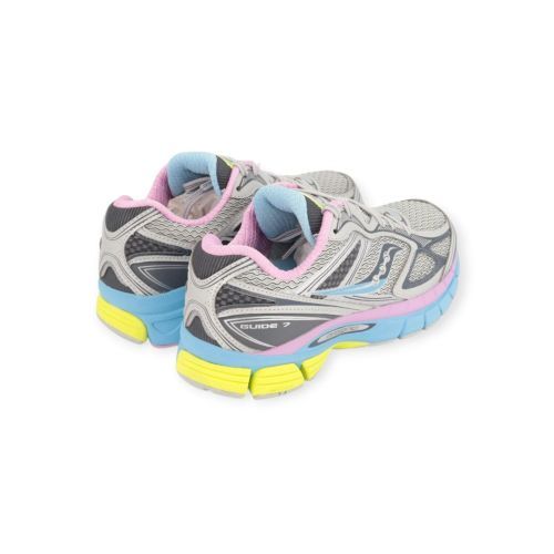 Saucony Progrid Guide dames sneaker in grijs.