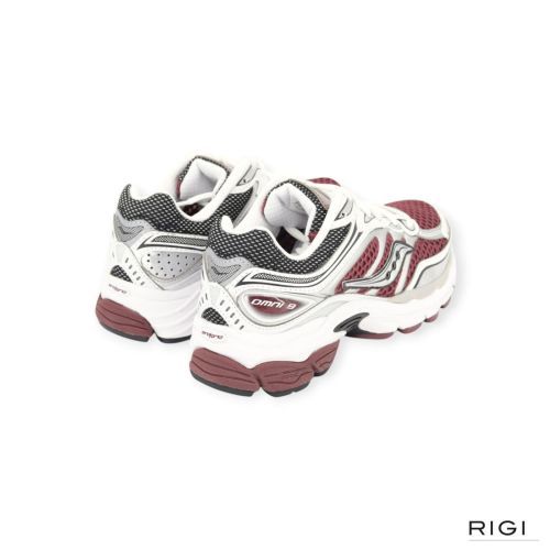 Saucony Progrid Omni 9 in bordeaux met wit leer voor dames. 