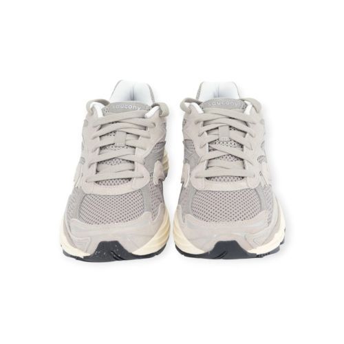 Saucony Progrid Omni 9 sneaker in grijs voor heren. Saucony Progrid Omni 9 sneaker in grijs voor heren.