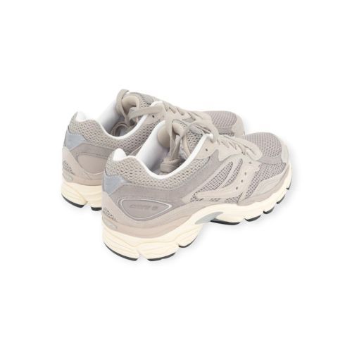 Saucony Progrid Omni 9 sneaker in grijs voor heren. Saucony Progrid Omni 9 sneaker in grijs voor heren.