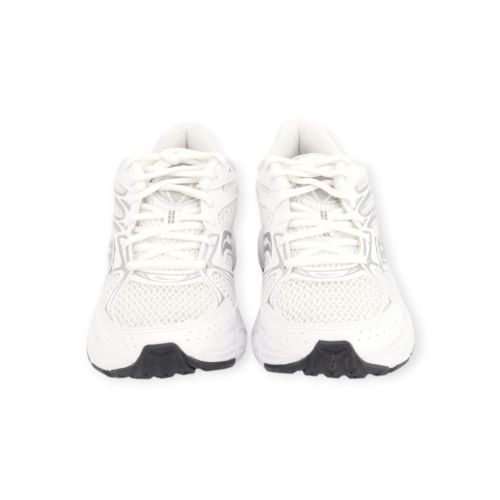 Saucony Ride Millennium dames sneaker in wit met zilver.