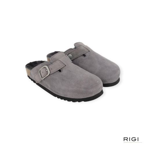 Scholl Fae New F 31810 pantoffel in grijs suède met zwart wol voor dames. Scholl Fae New F 31810 pantoffel in grijs suède met zwart wol voor dames.
