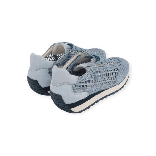 Softwaves Delta sneaker in lichtblauw metallic geperforeerd leer voor dames. Softwaves Delta sneaker in lichtblauw metallic geperforeerd leer voor dames.