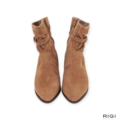 Softwaves Garnet dames enkellaars in het lichtbruin suede op sleehak. 