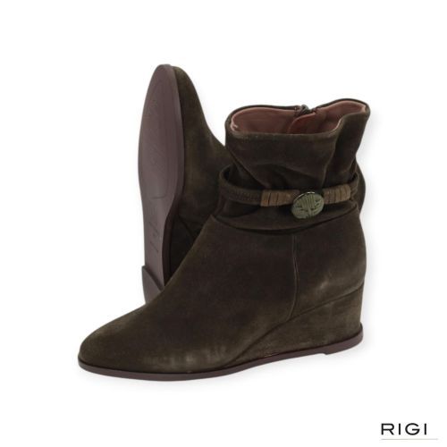 Softwaves Garnet dames enkellaars in het groen suede op sleehak. 