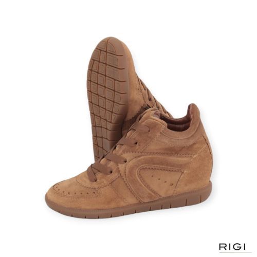 Softwaves Paris Patty sneaker, enkellaars voor dames in cognac suède. Softwaves Paris Patty sneaker, enkellaars voor dames in cognac suède.