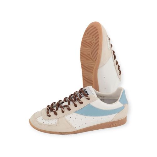 Stkn Stokton sneaker Curry D-07 voor dames in wit met lichtblauw. 