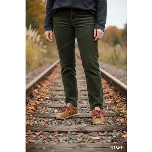 Stokton Golito sneaker in cognac suède voor dames. Stokton Golito sneaker in cognac suède voor dames.