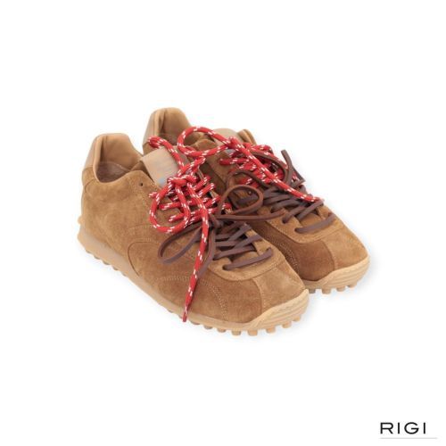 Stokton Golito sneaker in cognac suède voor dames. Stokton Golito sneaker in cognac suède voor dames.