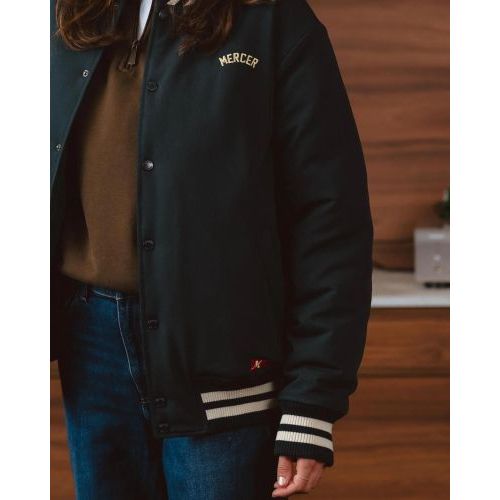 Mercer The Mercer Varsity Jacket, jas voor dames en heren unisex in blauw. Mercer The Mercer Varsity Jacket, jas voor dames en heren unisex in blauw.