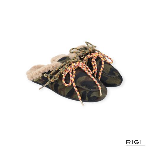 Toral Blanche slipper voor dames in camouflage ponyvel met wol. Toral Blanche slipper voor dames in camouflage ponyvel met wol.