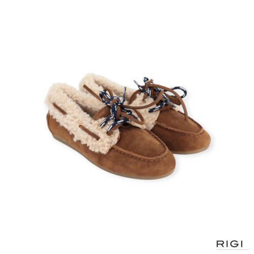 Toral Kanda mocassin in cognac suède met wol voor dames. 