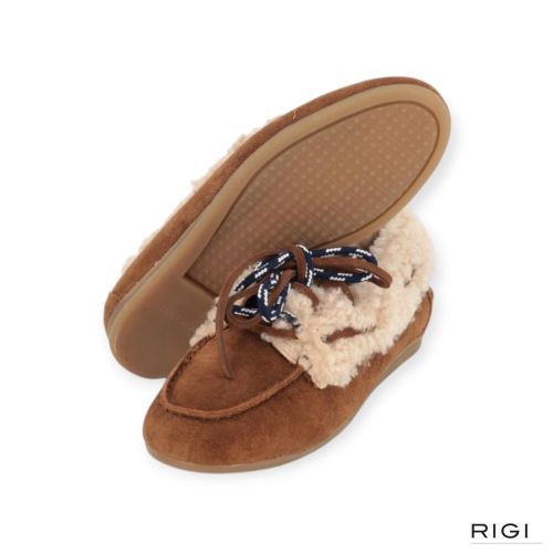 Toral Kanda mocassin in cognac suède met wol voor dames. 