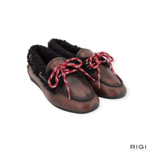 Toral Kanda mocassin in bruin leer met wol voor dames. Toral Kanda mocassin in bruin leer met wol voor dames.