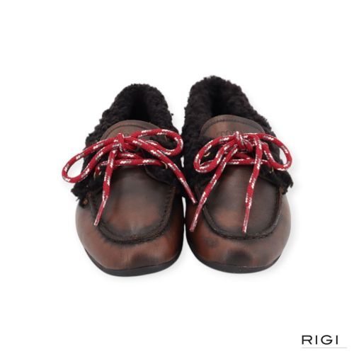 Toral Kanda mocassin in bruin leer met wol voor dames. Toral Kanda mocassin in bruin leer met wol voor dames.