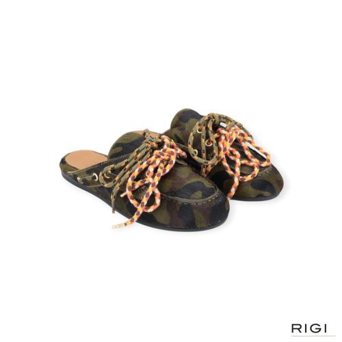 Toral Blanche slipper voor dames in camouflage ponyvel. Toral Blanche slipper voor dames in camouflage ponyvel.