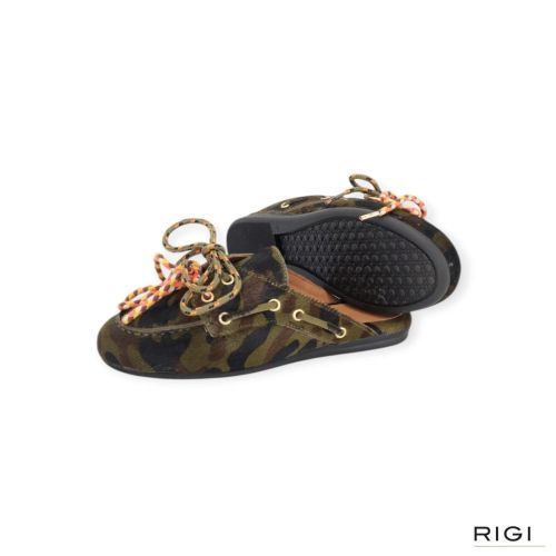Toral Blanche slipper voor dames in camouflage ponyvel. Toral Blanche slipper voor dames in camouflage ponyvel.