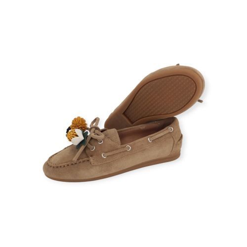 Toral Nahua Charms mocassin in cognac voor dames.