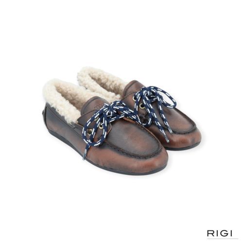 Toral Nahua Winter Gold mocassin voor dames in bruin leer met wol. Toral Nahua Winter Gold mocassin voor dames in bruin leer met wol.