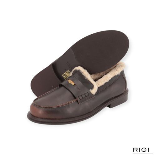 Toral Noa mocassin in bruin leer met wol voor dames. Toral Noa mocassin in bruin leer met wol voor dames.
