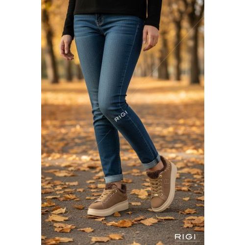Tosca Blu City Jungle sneaker in cognac suède met wol voor dames. 