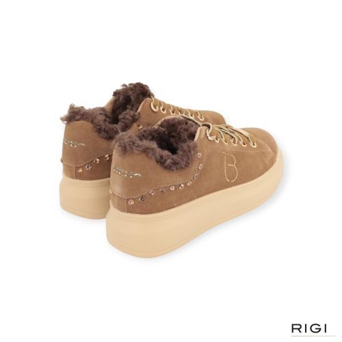 Tosca Blu City Jungle sneaker in cognac suède met wol voor dames. 