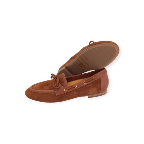 Truman’s 4355 mocassin voor dames in cognac suède.
