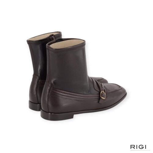 Truman’s 4452 enkellaars in bruin leer met stretchleer voor dames. Truman’s 4452 enkellaars in bruin leer met stretchleer voor dames.
